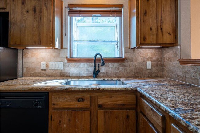 Building Photo - 12710 Timberside Dr