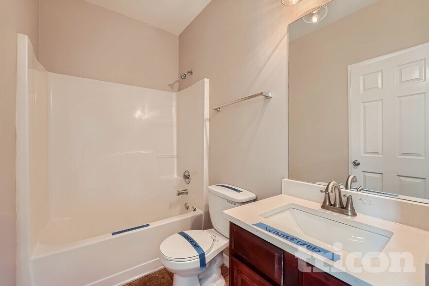 Building Photo - 5190 Hopewell Manor Dr