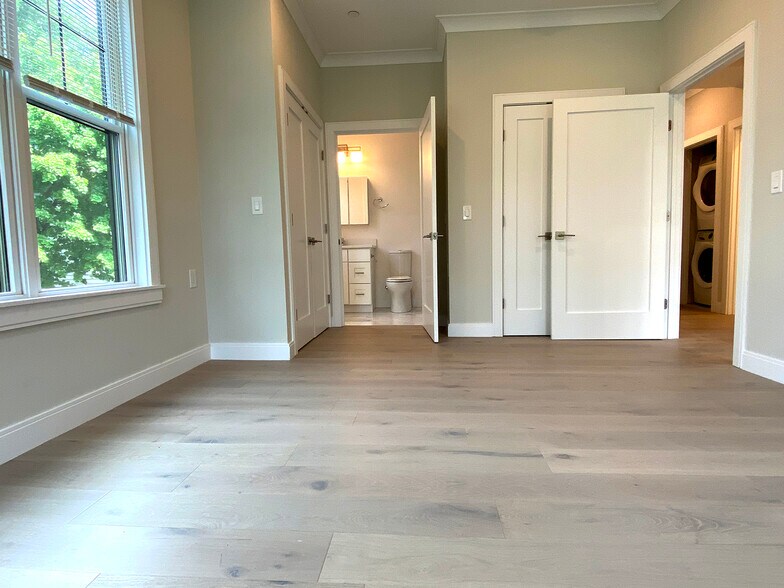 Building Photo - 32 Cummins Hwy