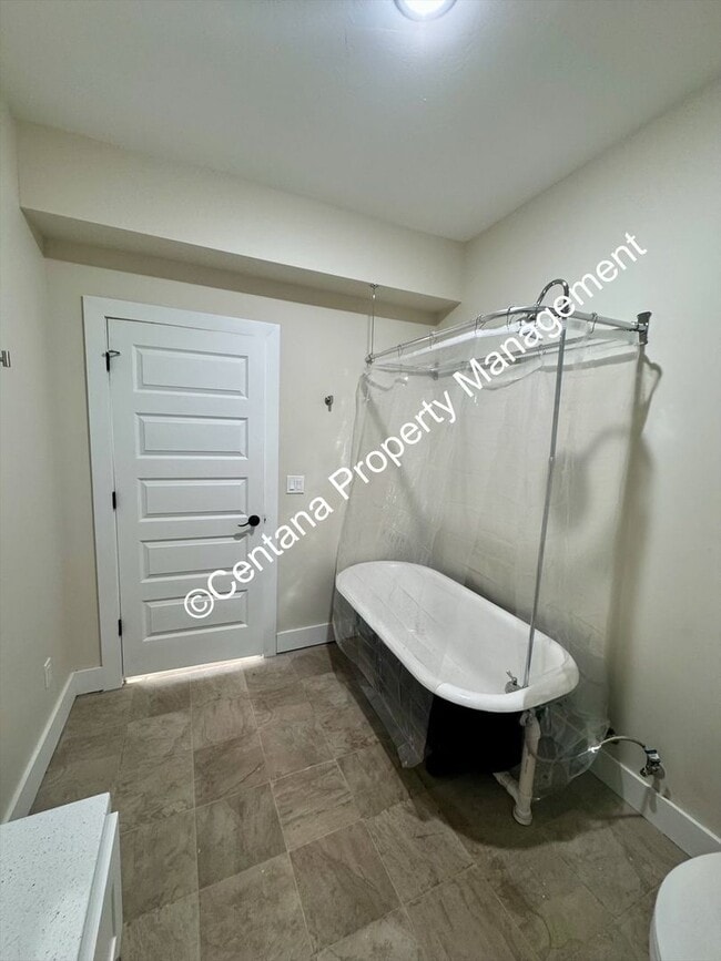 Building Photo - 614 N Alaska St