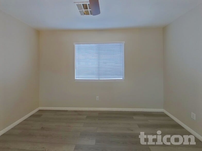 Building Photo - 7024 N 77th Dr