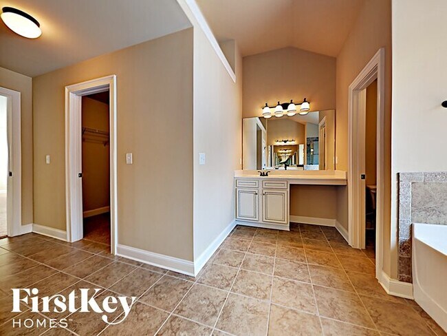 Building Photo - 810 Golden Isles Dr