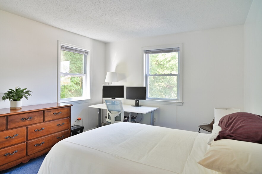 Bedroom 1 - 3 Linden Pl