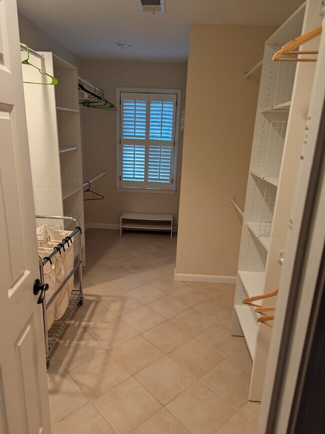 Building Photo - 1116 Santa Fe Station