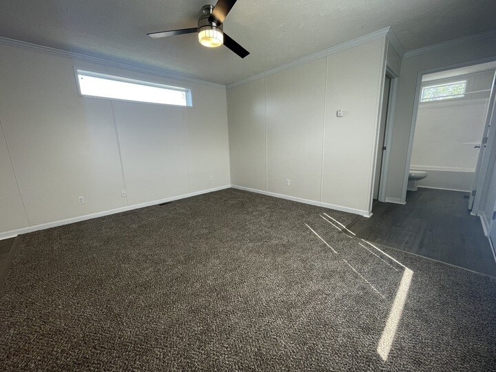 Building Photo - 15386 Danseur Dr