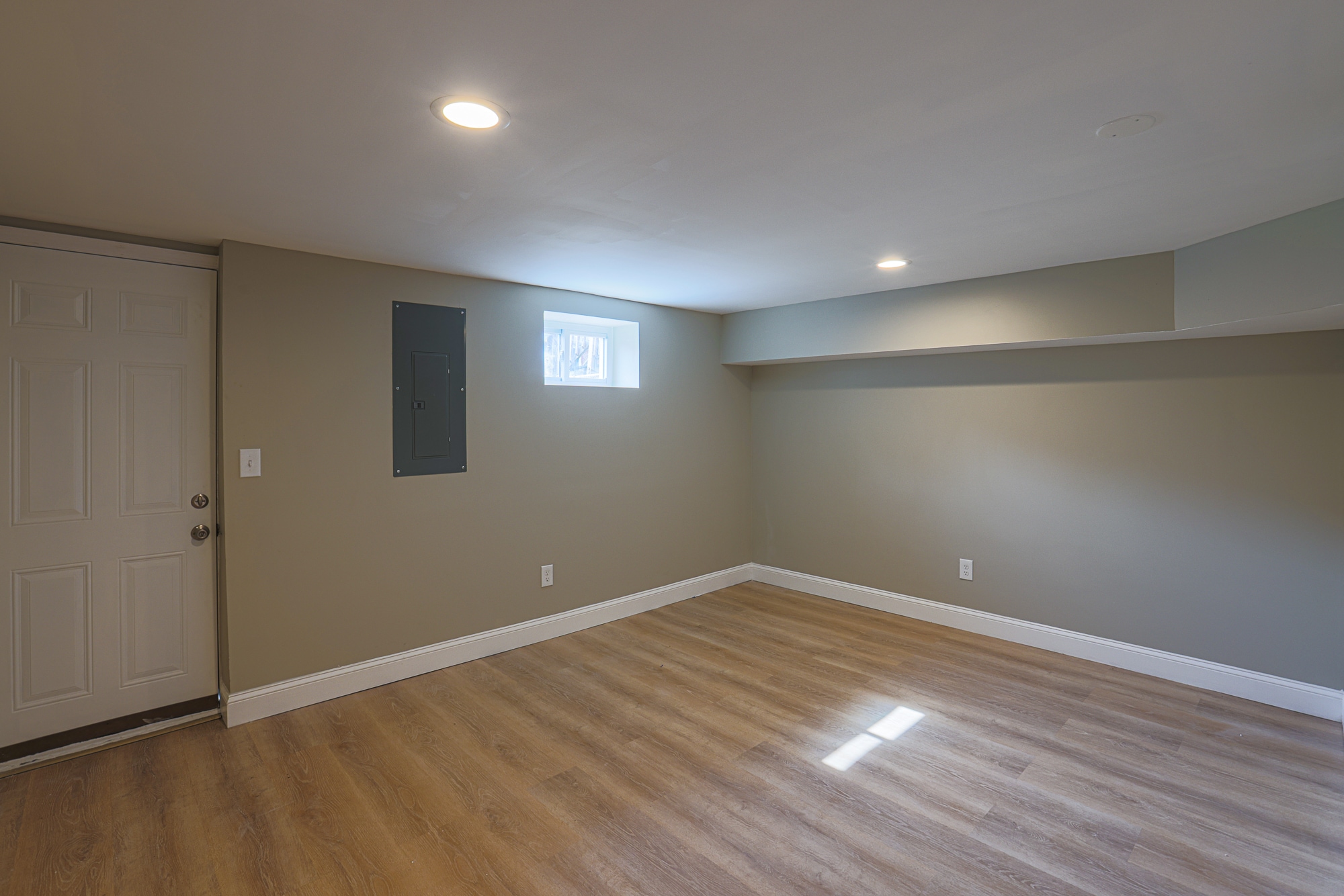 Basement bedroom/bonus room - 3825 Rexmere Rd