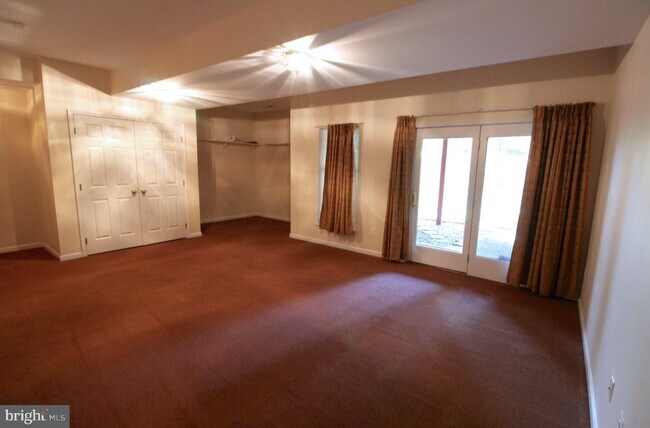 Building Photo - 21485 Trowbridge Square