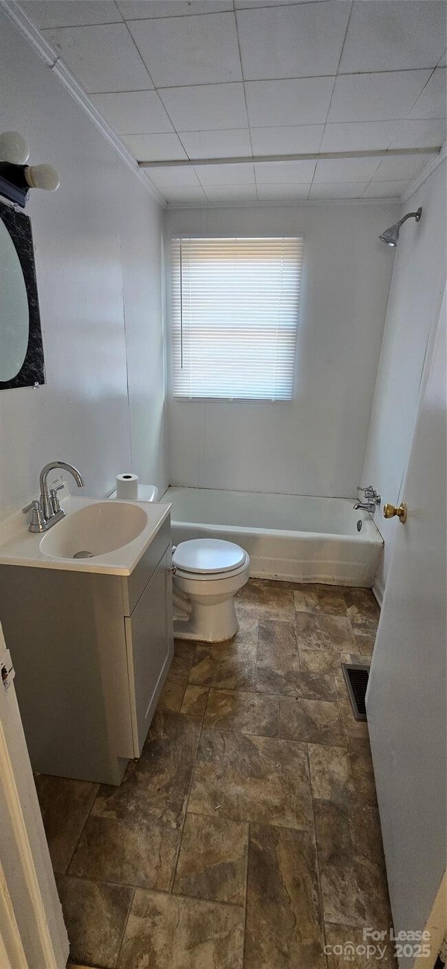 Building Photo - 1511 Fred Watson Pl