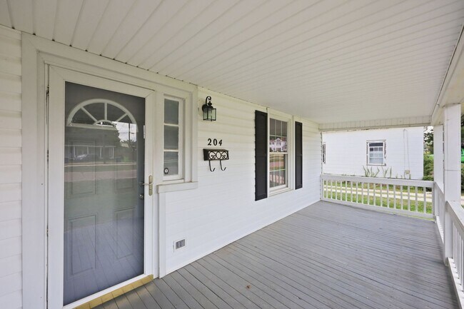 Building Photo - Renovated 2 Bed 1 Bath Home in Erwin