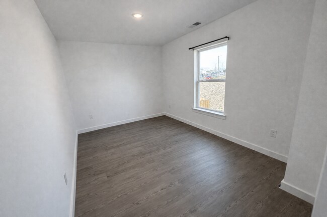 Building Photo - 12 Catawba Ave