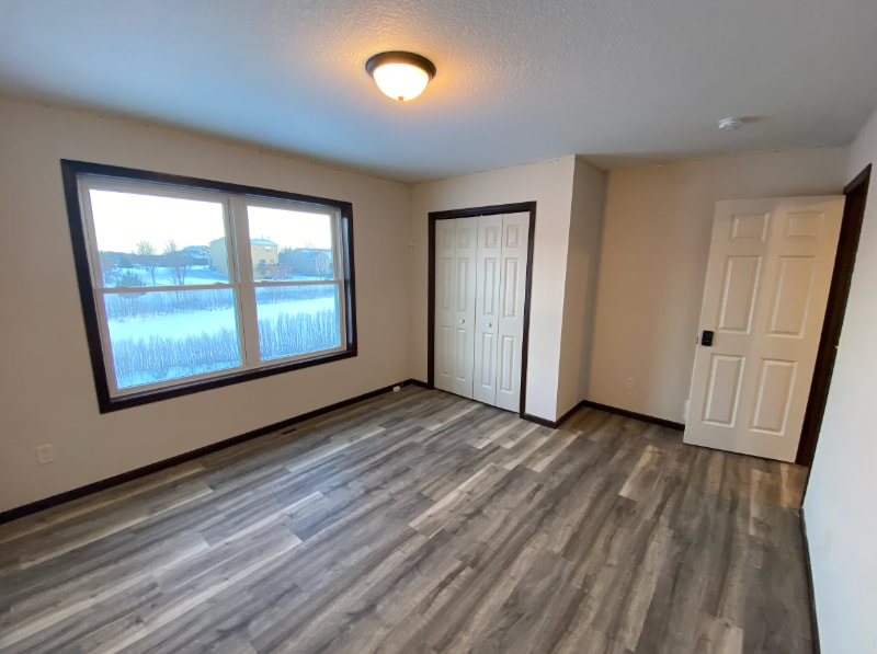 Building Photo - 906 Taft St S