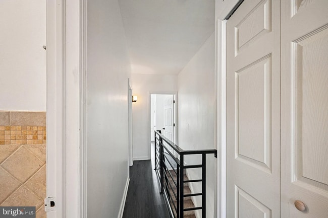 Building Photo - Modern 3-Bedroom Home Near University City...