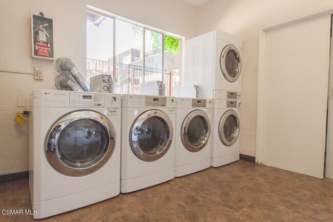 Building Photo - 5403 Newcastle Ave