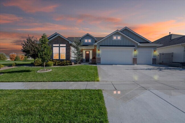 Building Photo - 3 Bedroom. 2.5 Bathroom House in Nampa