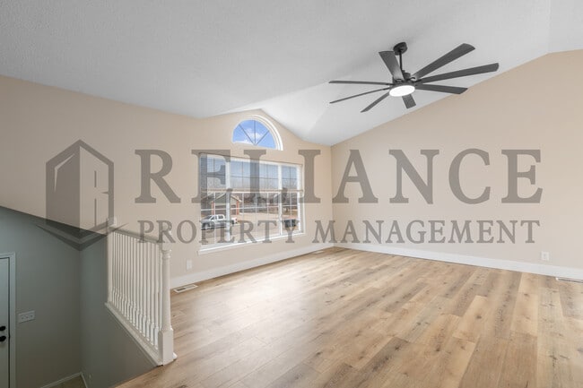 Building Photo - 215 Peachwood Dr