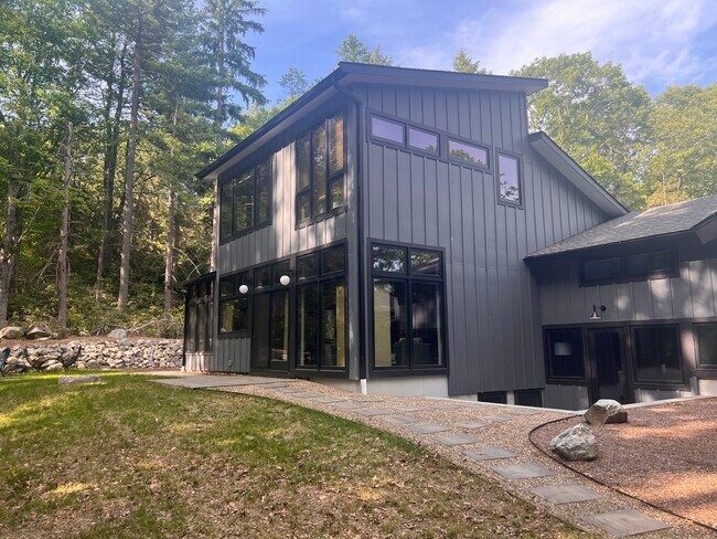 Building Photo - 64 Newcomb Rd