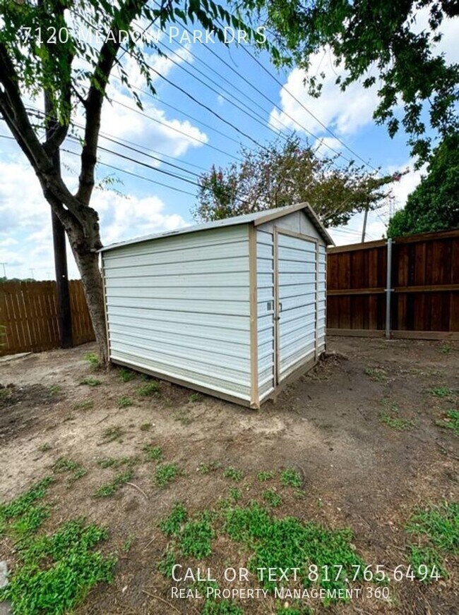 Building Photo - Freshly updated North Richland Hills home ...