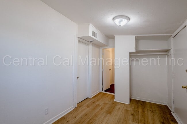 Building Photo - 2 Bedroom/1 Bath Home - $1550 Per Month!