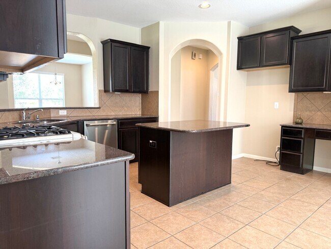 Building Photo - 8139 Edenwood Dr