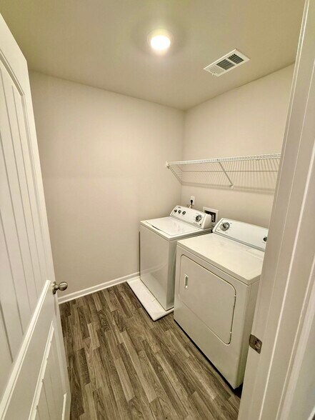Building Photo - 4724 Ridge Valley Dr