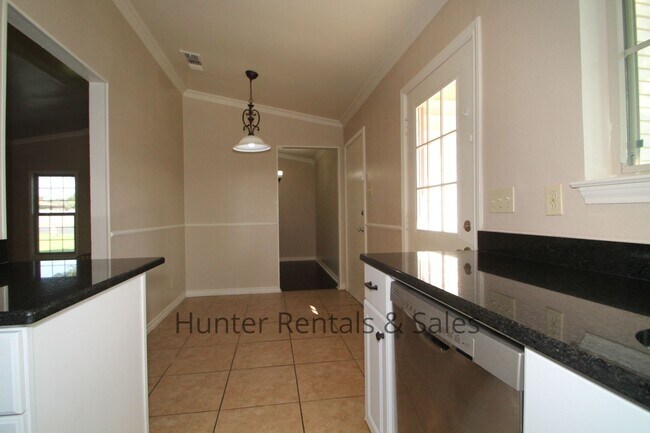 Building Photo - HEAVENLY HEIGHTS HOME