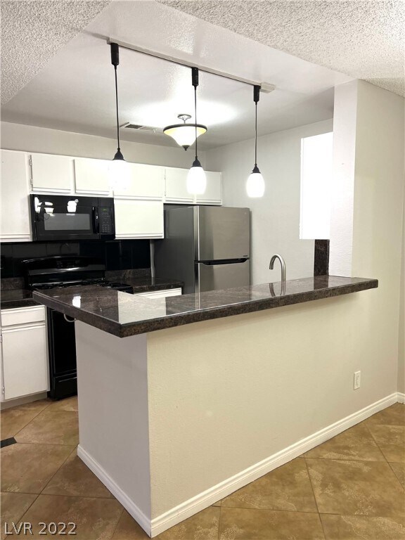 Building Photo - 2200 S Fort Apache Rd