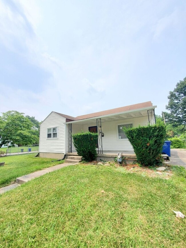 Primary Photo - 3 BEDROOM SINGLE FAMILY HOME