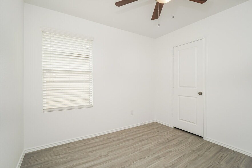 Building Photo - 10121 Bridgton Mill
