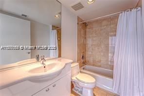 Building Photo - 1830 S Ocean Dr