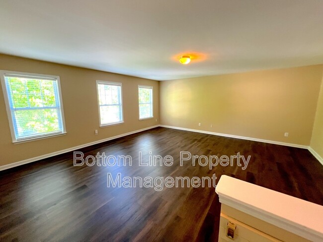 Building Photo - 815 Sarah Laura Ln