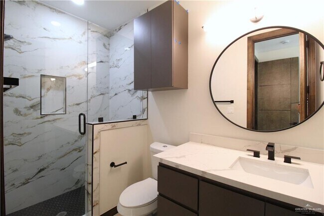 Building Photo - 1611 Oak Alley Dr