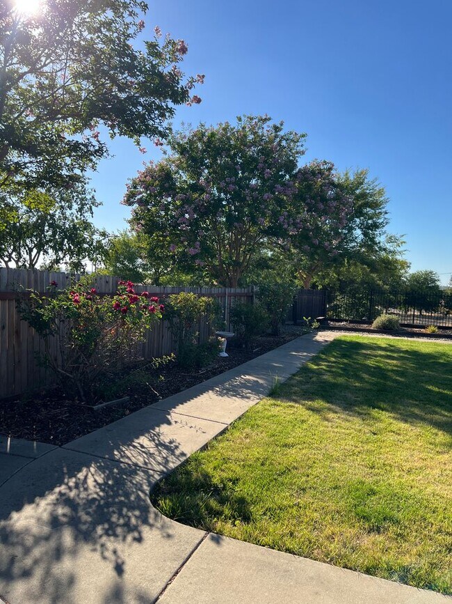 Building Photo - 4501 Waitsfield Cir