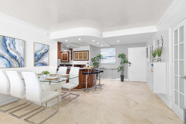 Building Photo - 4001 S Ocean Dr