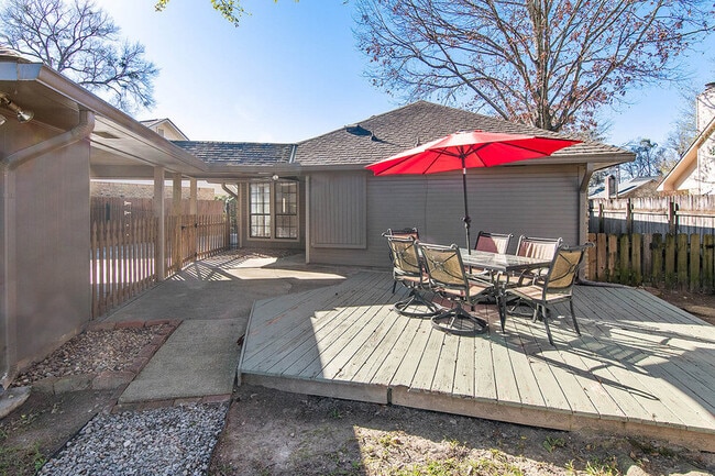 Building Photo - 4047 Country View Dr