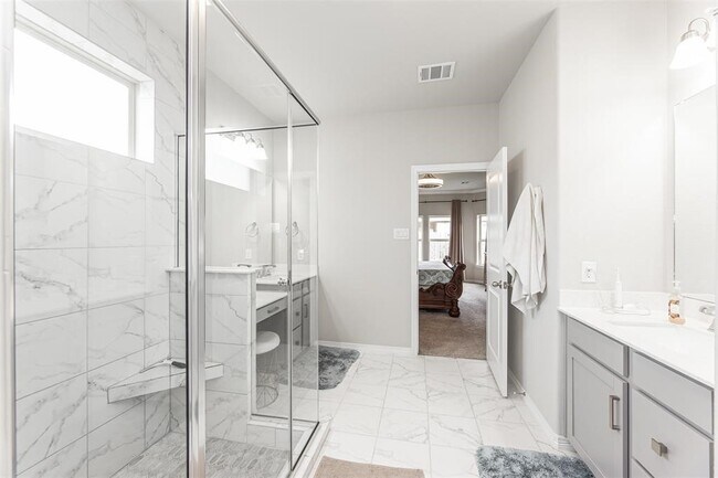 Building Photo - 11730 Twin Creeks Hill Dr