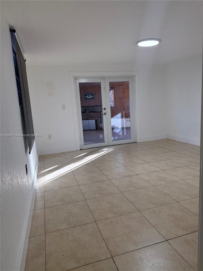 Building Photo - 16700 NW 72nd Ct