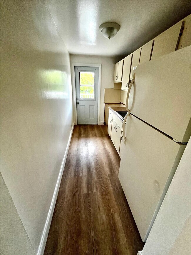 Building Photo - 747 NE 83rd Terrace