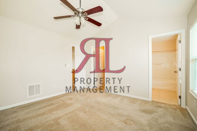 Building Photo - 146 Portrait Cir