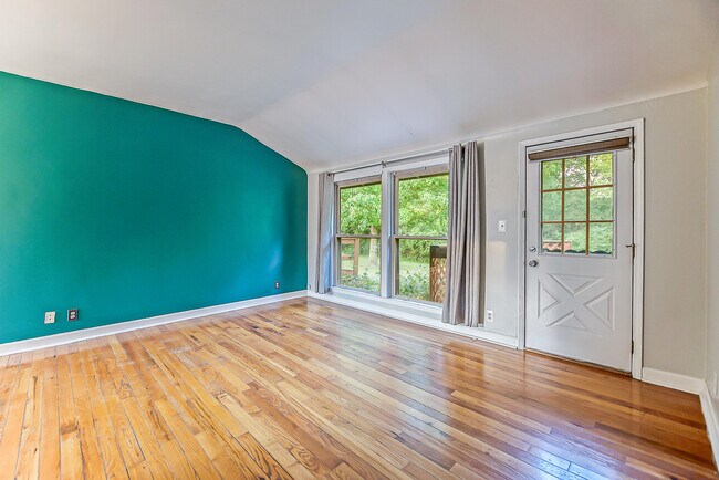 Building Photo - 2655 Whitewood St
