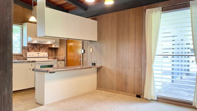 Building Photo - 159 Puiwa Rd