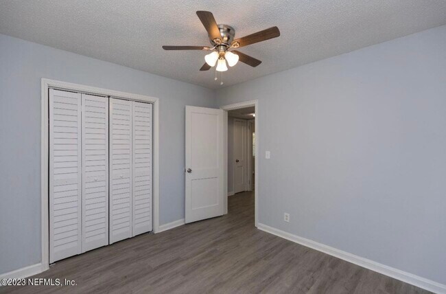 Building Photo - 2513 Spirea St