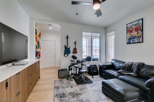 Building Photo - 7210 Shallowford Ave