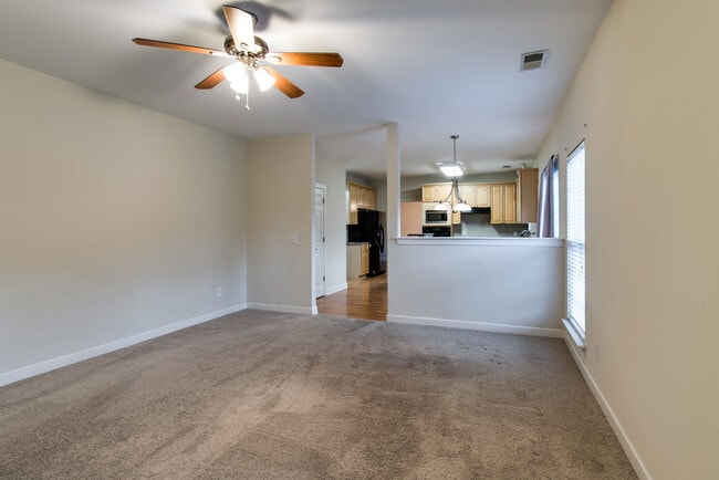 Building Photo - **ESTABLISHED NEIGHBORHOOD, AMAZING LOCATION**