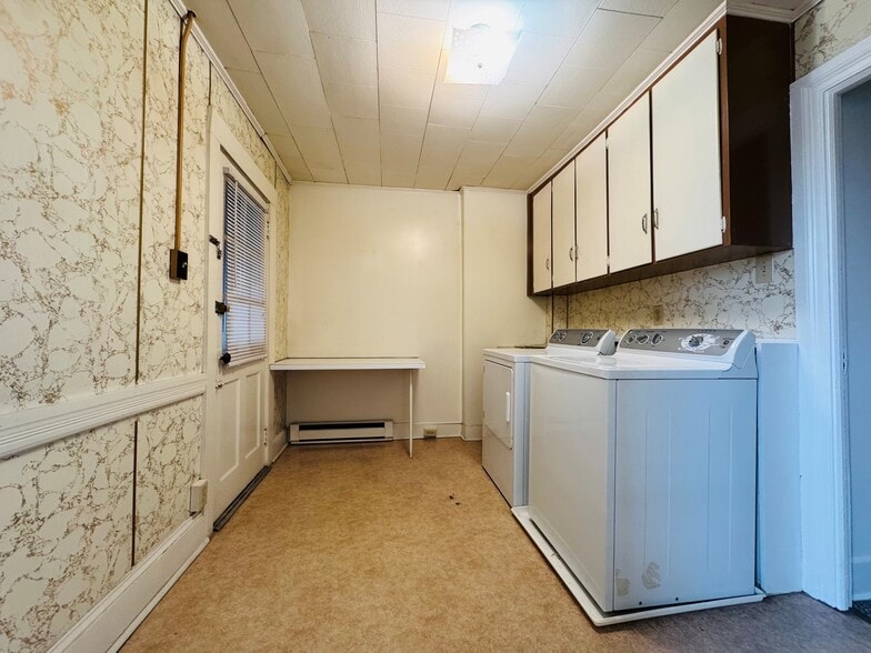 Laundry Room - 519 Market St