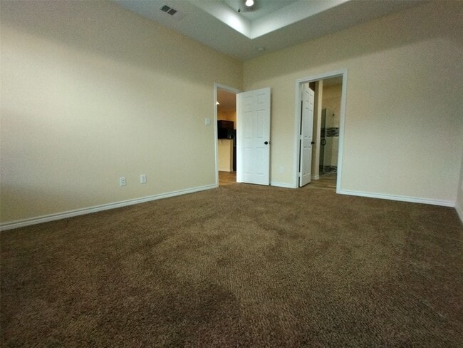 Building Photo - 4710 Henry St