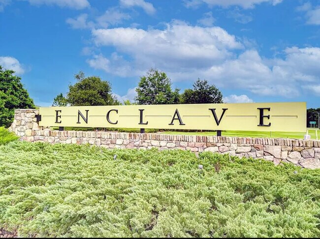 Building Photo - 2766 Hilliard Dr