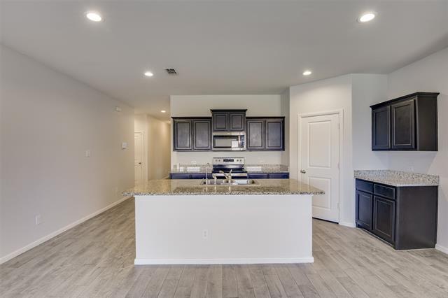 Building Photo - 701 Blacktail Dr