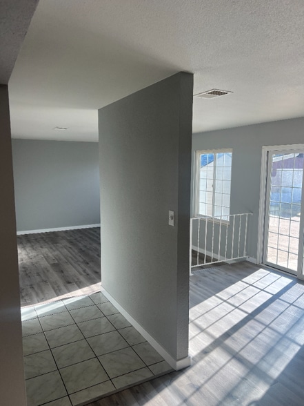 Building Photo - 2090 Blackwood Dr