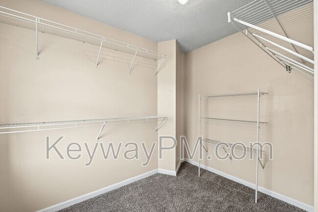 Building Photo - 1063 Waltons Pass