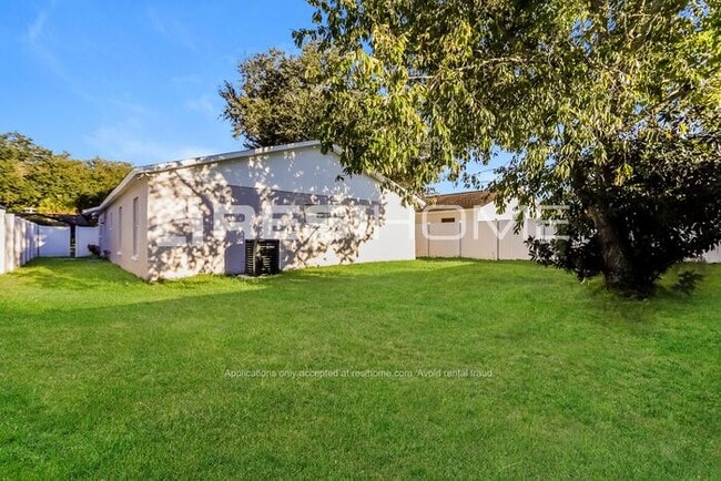 Building Photo - 8440 N River Dune St